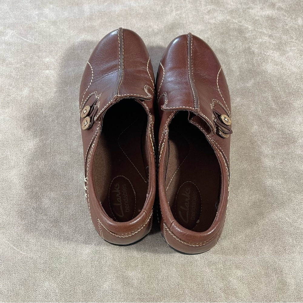 Clarks Bendables Split Toe Button leather Loafers… - image 2